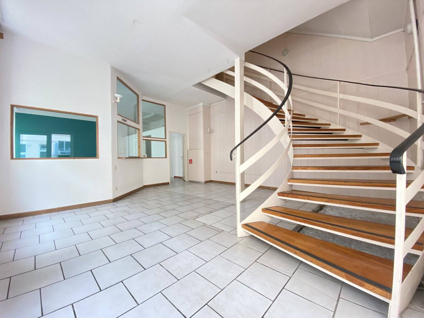 OFFICE + LOFT + BEST FREQUENCY + MARIAHILFER STRASSE