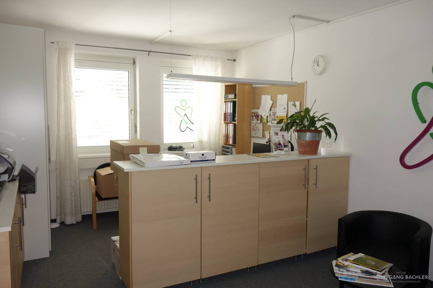 Modern office/practice in Graz: 311 m², 10 rooms, 13 parking spaces, your new workplace