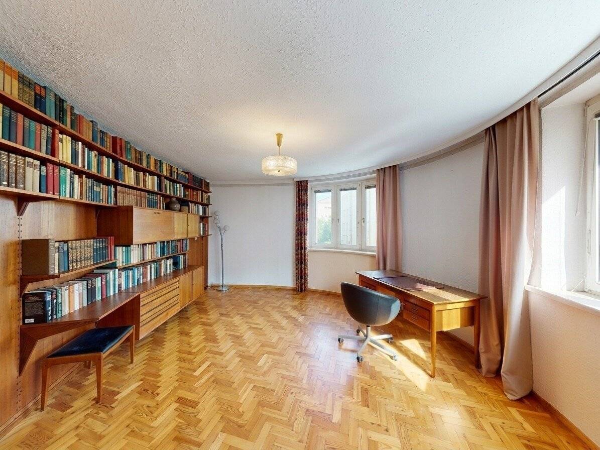 Beautiful 4-room apartment in the recently renovated Zanthof! Rent-free rent upon rental!