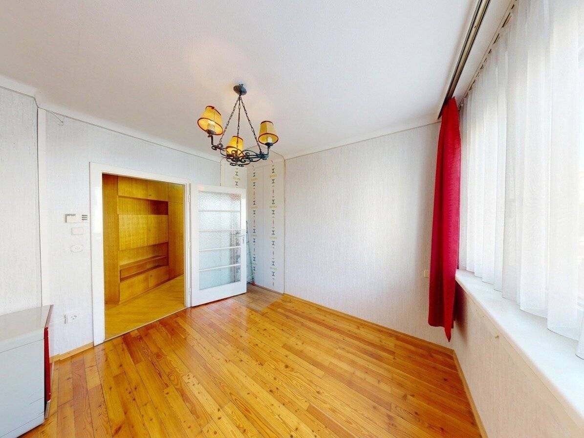 Beautiful 4-room apartment in the recently renovated Zanthof! Rent-free rent upon rental!