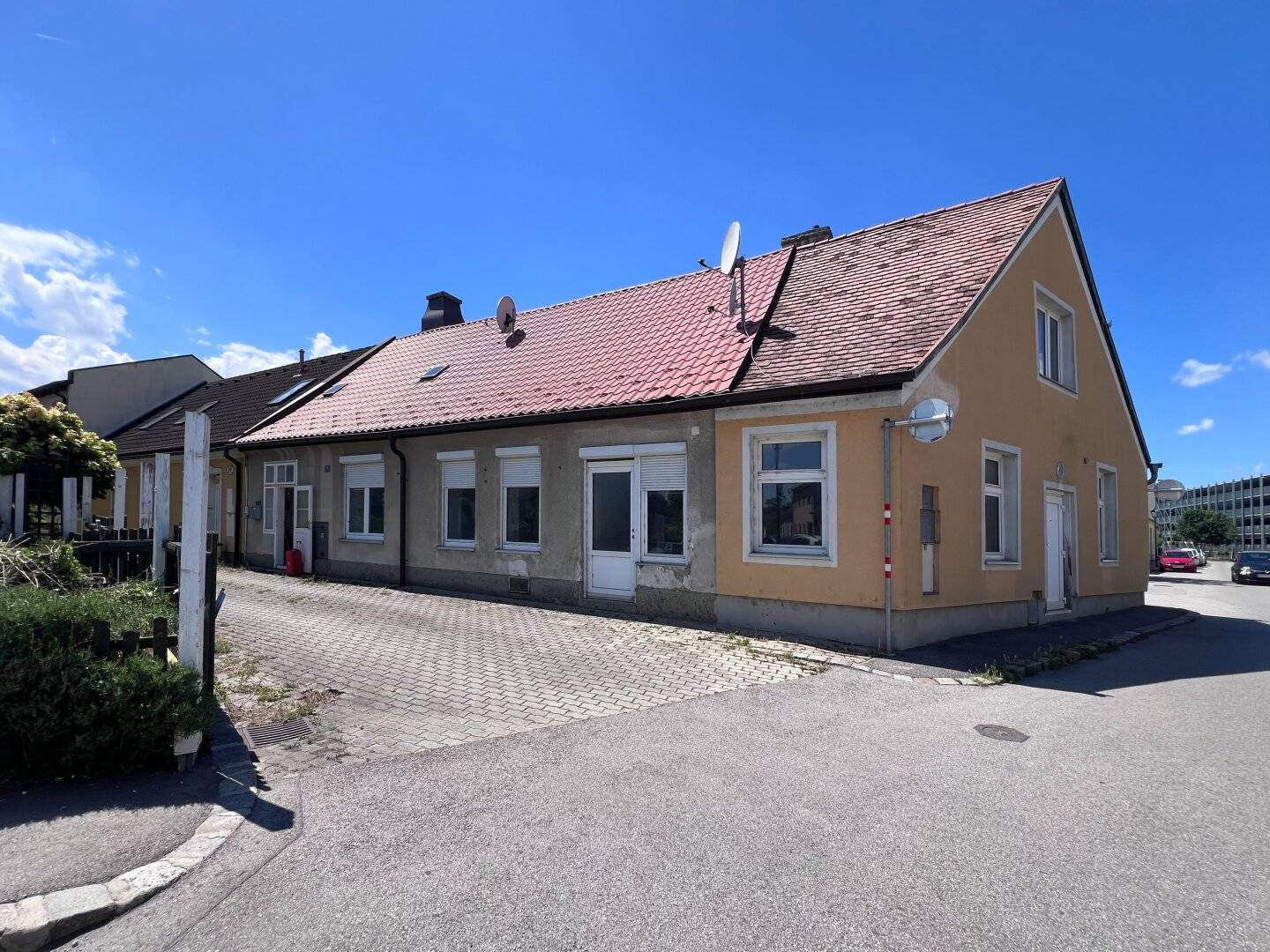 Renovation bargain within walking distance to Baden city center