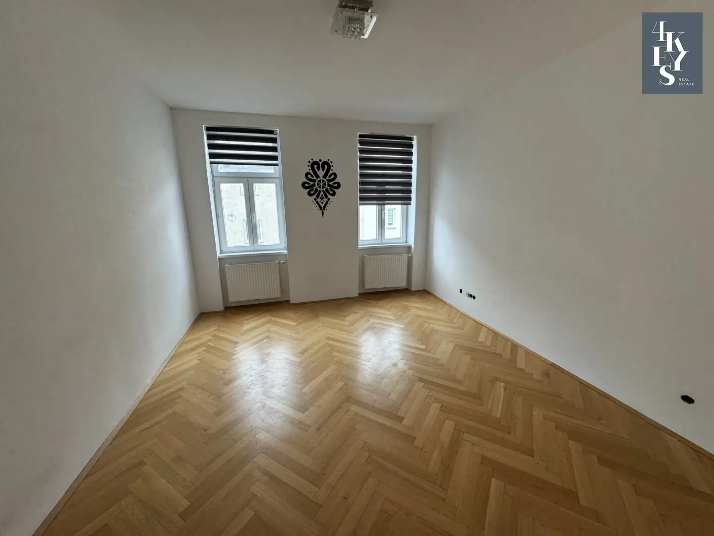 1-room apartment in a beautiful Gründerzeit house near Bahnhof Hernals