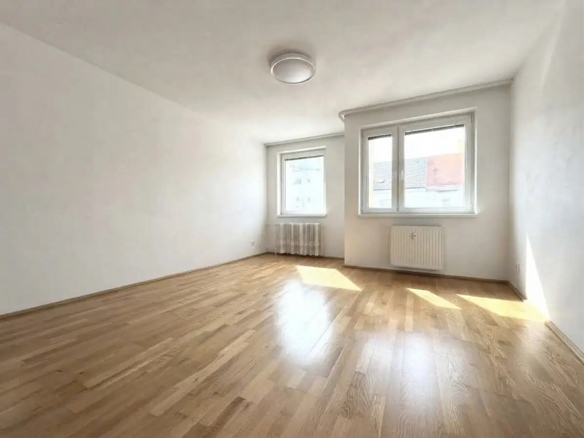 Helle 3-Zimmer-Wohnung mit separater Küche und Balkon in Ruhelage (unmöbliert)