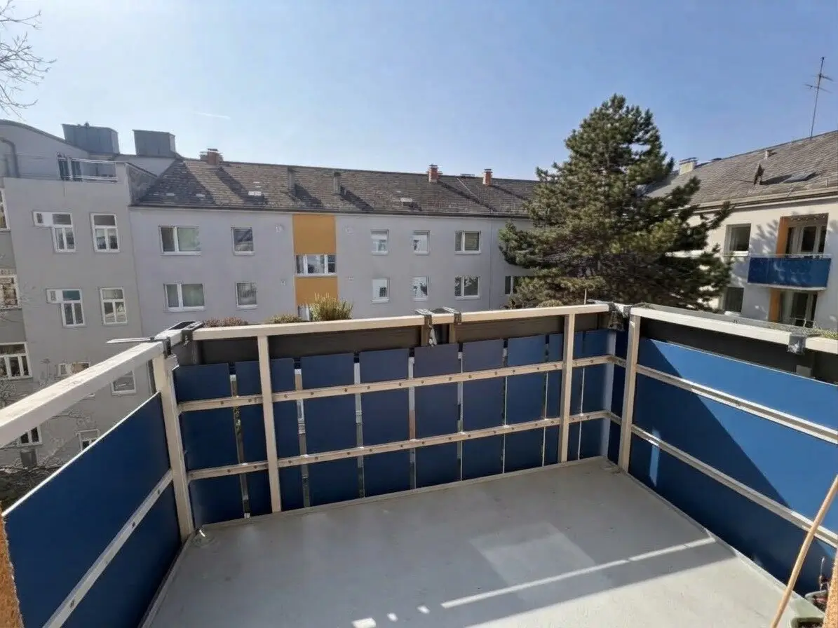 Helle 3-Zimmer-Wohnung mit separater Küche und Balkon in Ruhelage (unmöbliert)