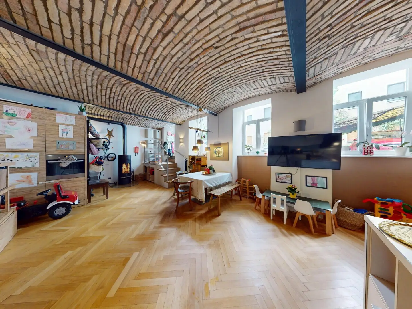 Bright basement jewel: Feels like living, but is commercial.