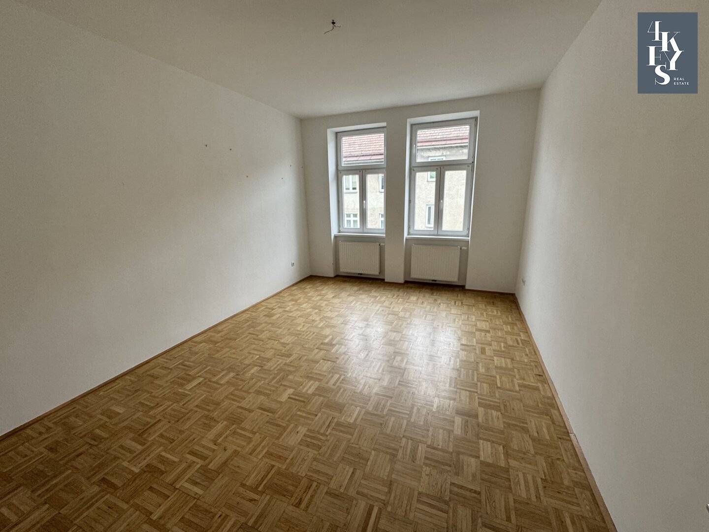 Great two room apartment near Hernals station beautiful Gründerzeit house