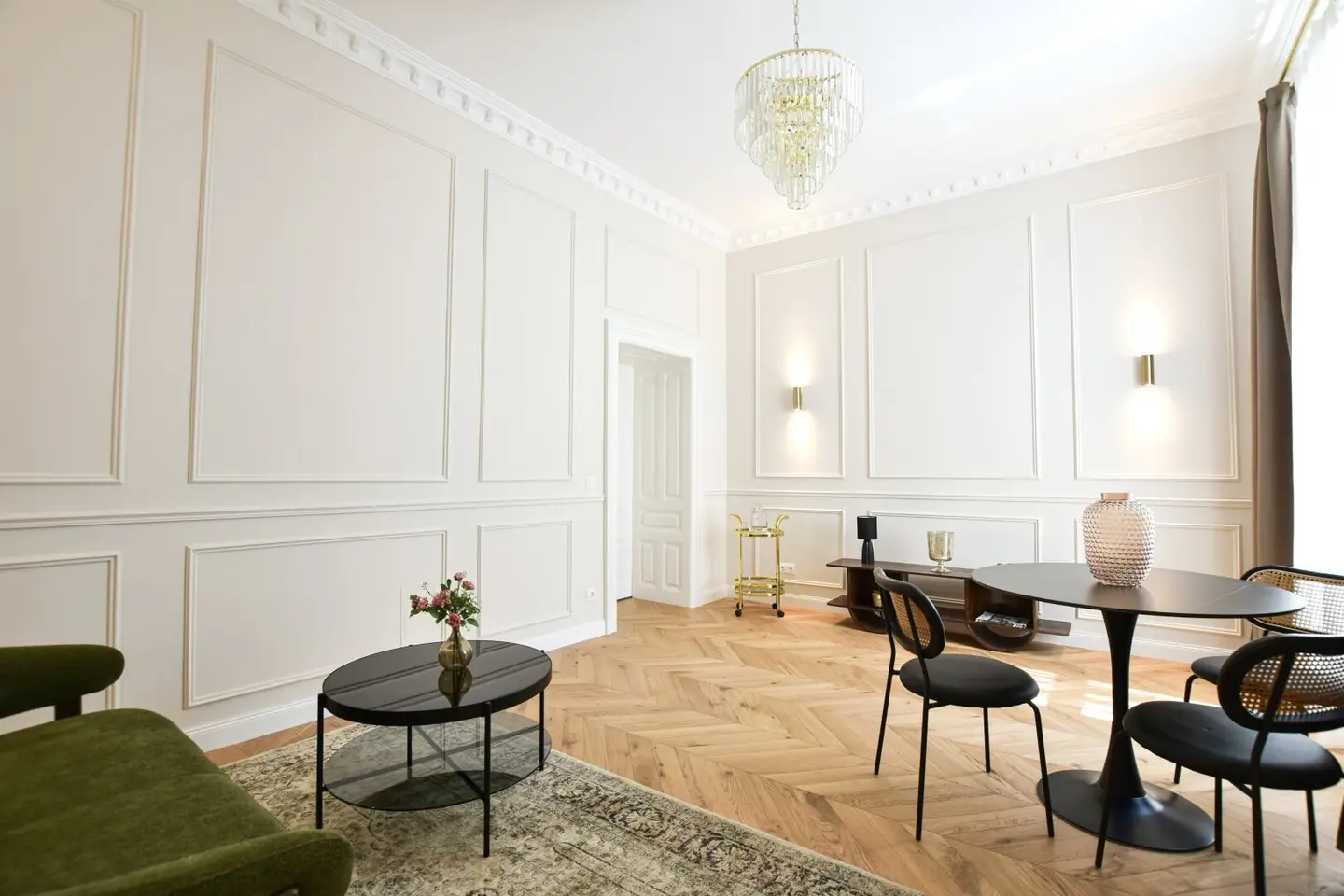 HOCHWERTIG SANIERTE ALTBAUWOHNUNG IN BESTLAGE – 1090 WIEN, GLASERGASSE