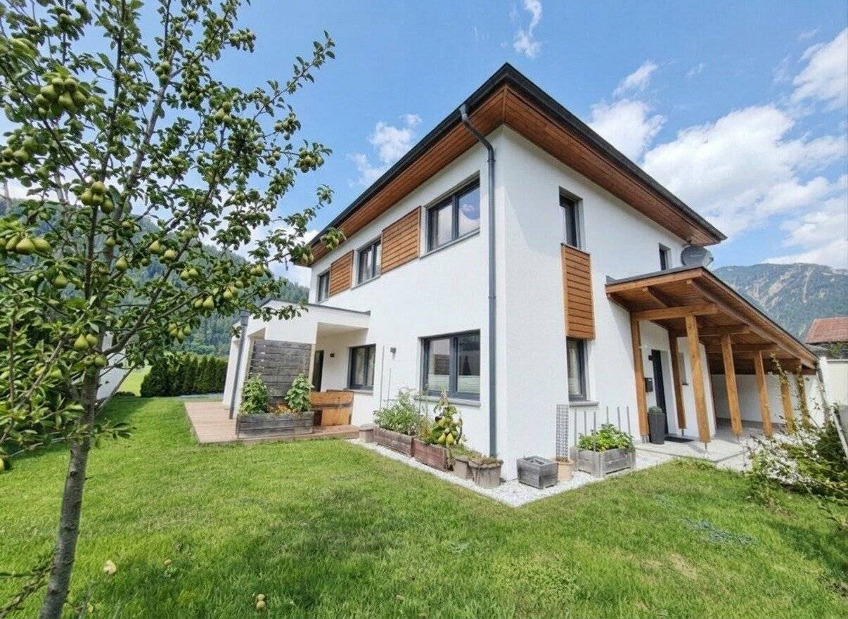 Modernes neuwertiges Einfamilienhaus in Zentrumsnähe .
