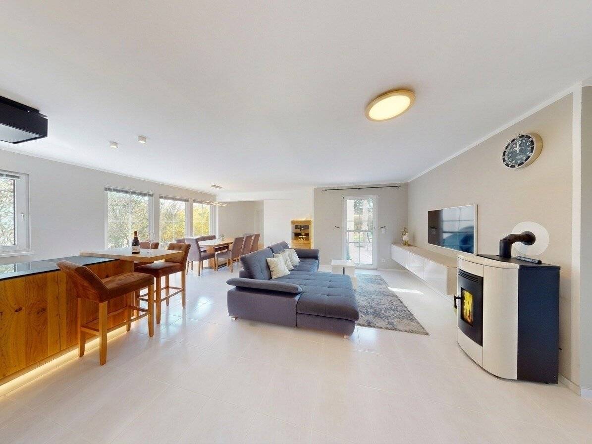 Fels am Wagram/Stettenhof: Bungalow mit riesigem Keller und grooooßem Garten! Ca. 38 Min. von Wien!