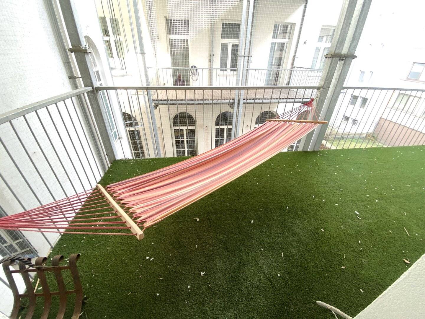 Peaceful oasis in the heart of Mariahilf - exclusively renovated old building apartment with balcony