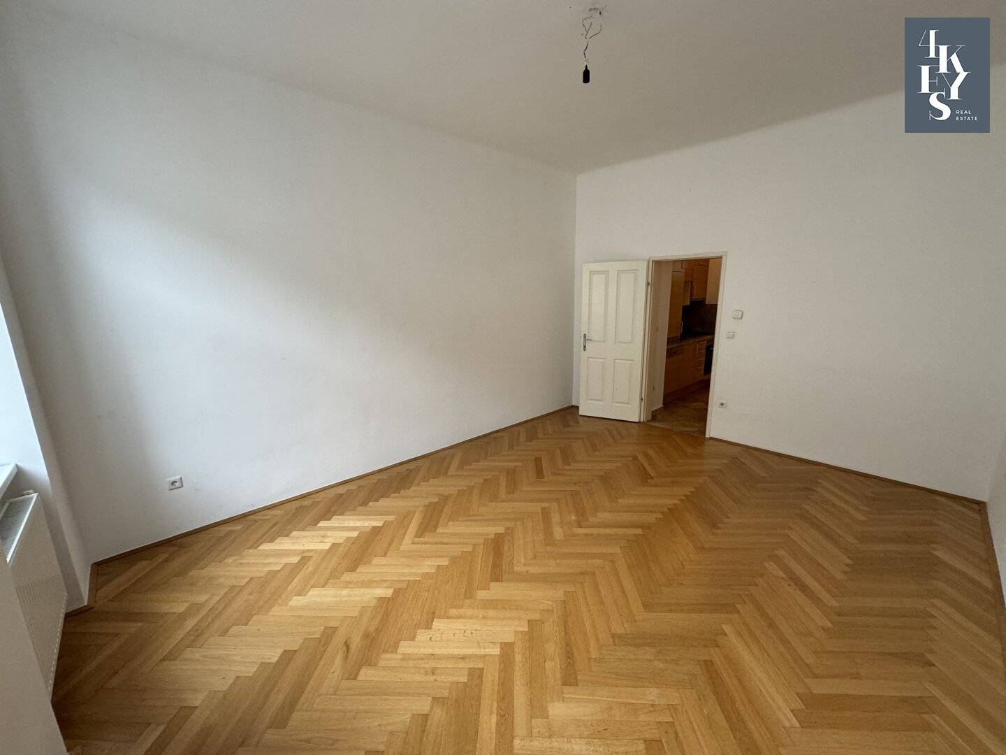 Wonderful one room apartment in a beautiful historic style old building near Hernals train station