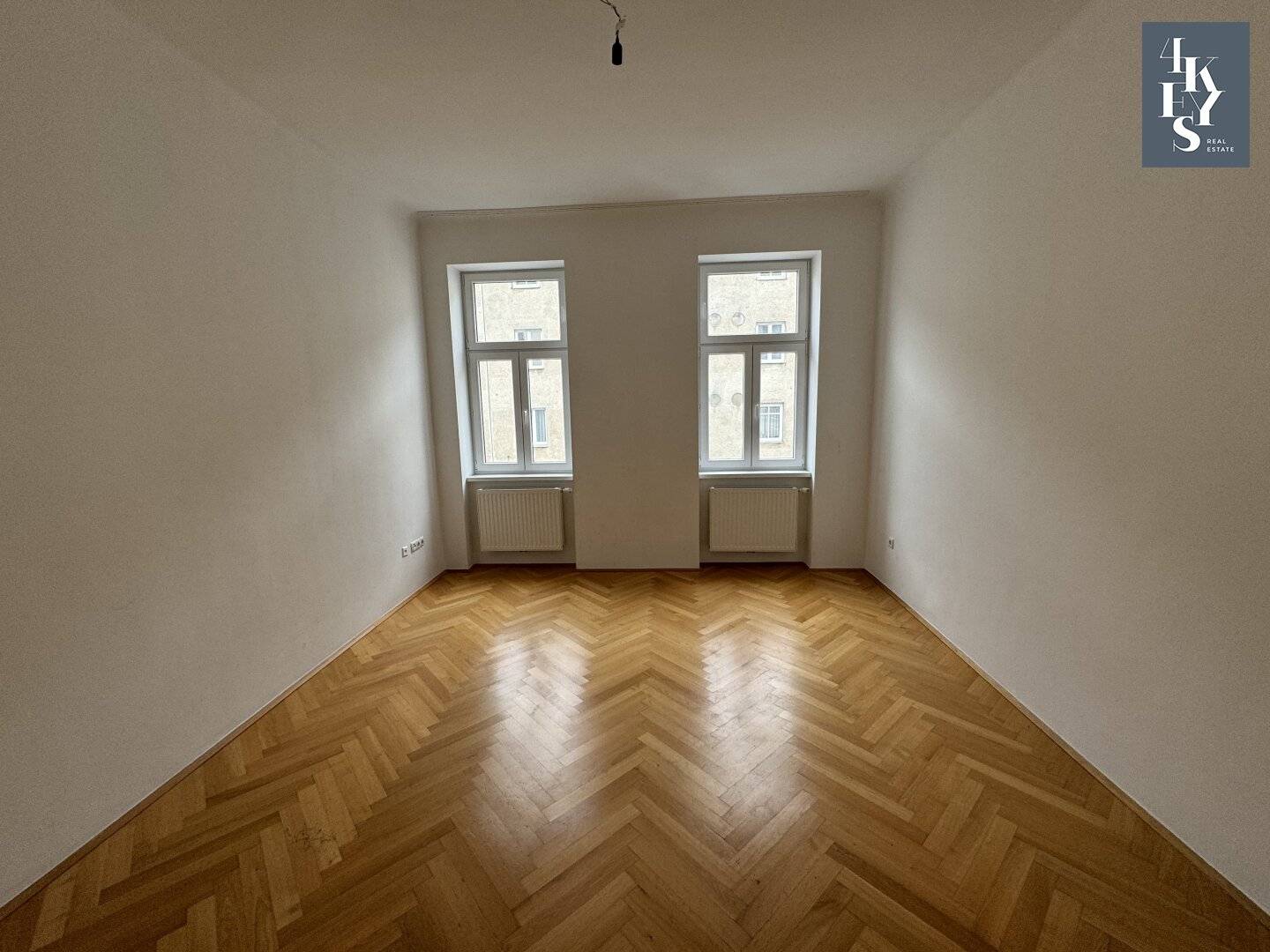 Wonderful one room apartment in a beautiful historic style old building near Hernals train station