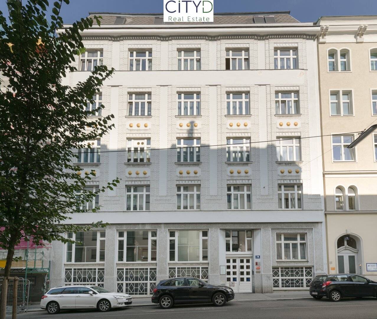 Old building apartment tenanted indefinitely in top location