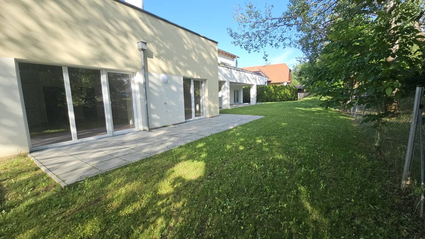 First occupancy 3-room garden apartment with terrace garden and car parking space – € 269.000.-
