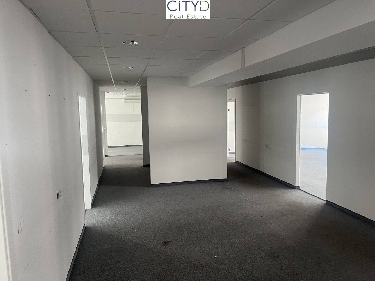 Vacant office in top location