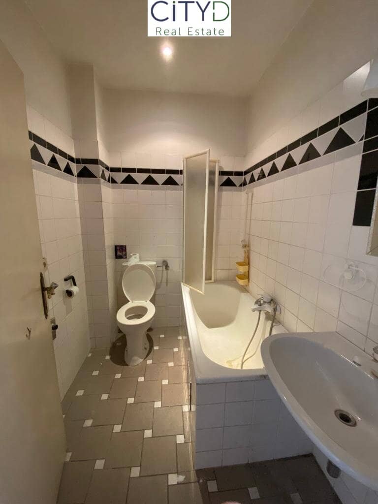 Wonderful 2.5-room old building apartment in central location