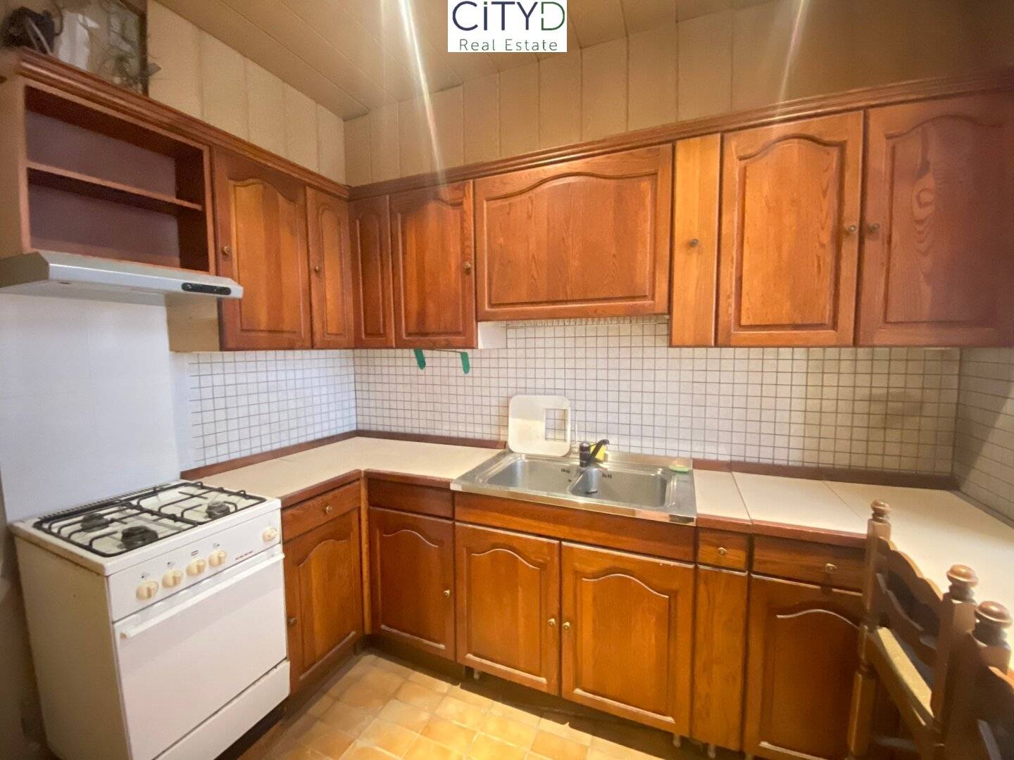 Wonderful 2.5-room old building apartment in central location