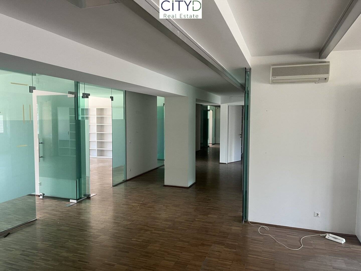 Prime location vacant office entire floor