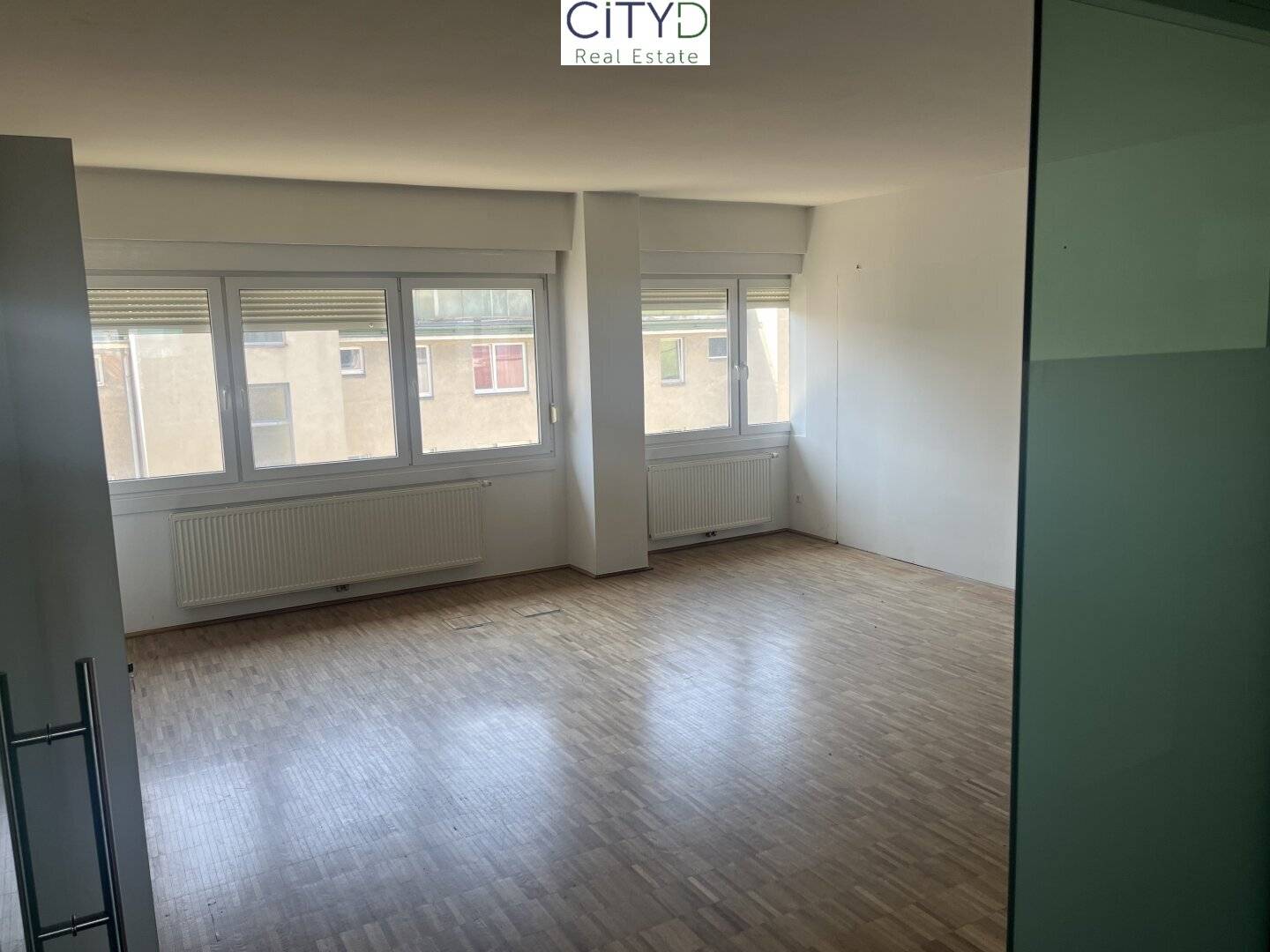Prime location vacant office entire floor
