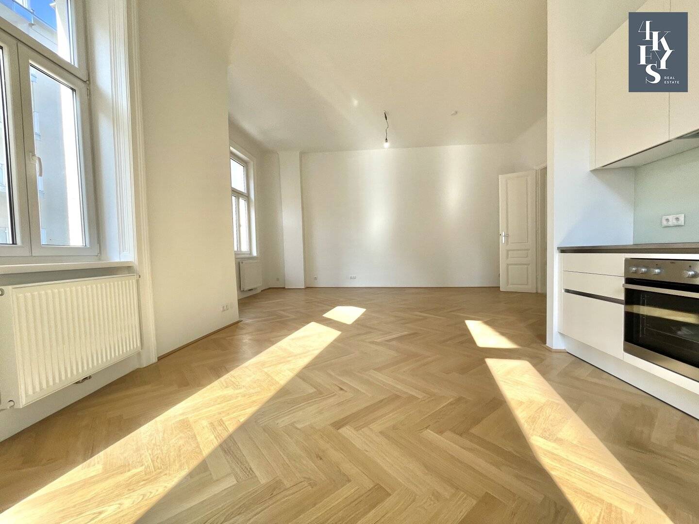 ALTBAULIEBHABER: 2 room apartment with balcony newly renovated