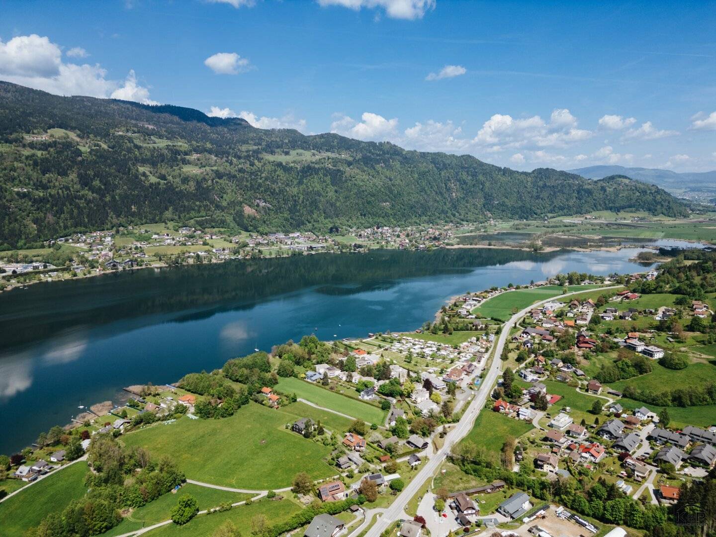 Exklusives Baugrundstück mit Seeblick und Freizeitwohnsitzwidmung – Rarität am Ossiacher See