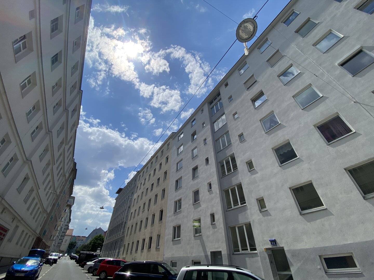 STARKE PREISREDUKTION + PERFEKT für Zwei + LOGGIA Richtung Innenhof + RUHIG + nahe U-Bahn!