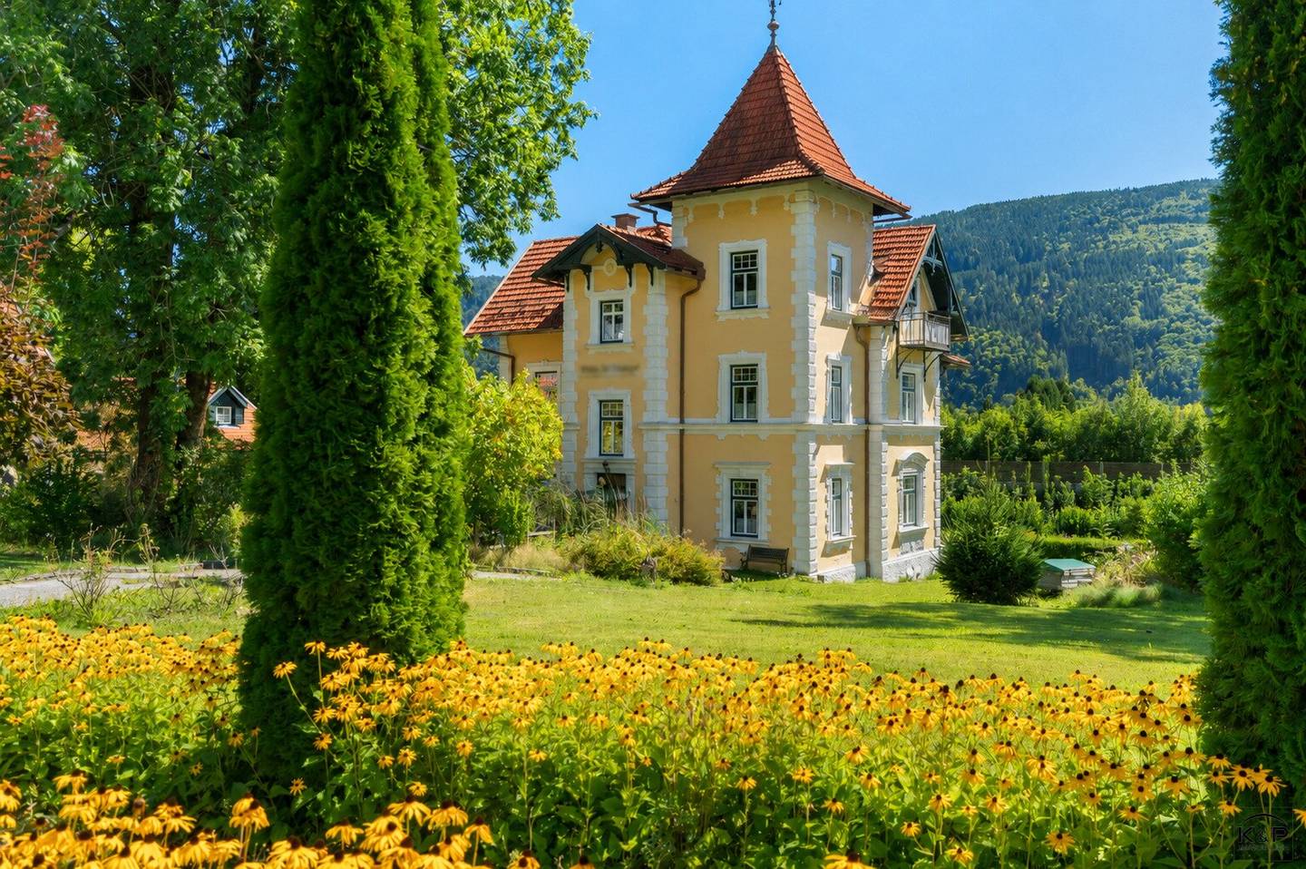 Romantik Schlössl in Seenähe – ein Märchenschloss voller Geschichte und Magie
