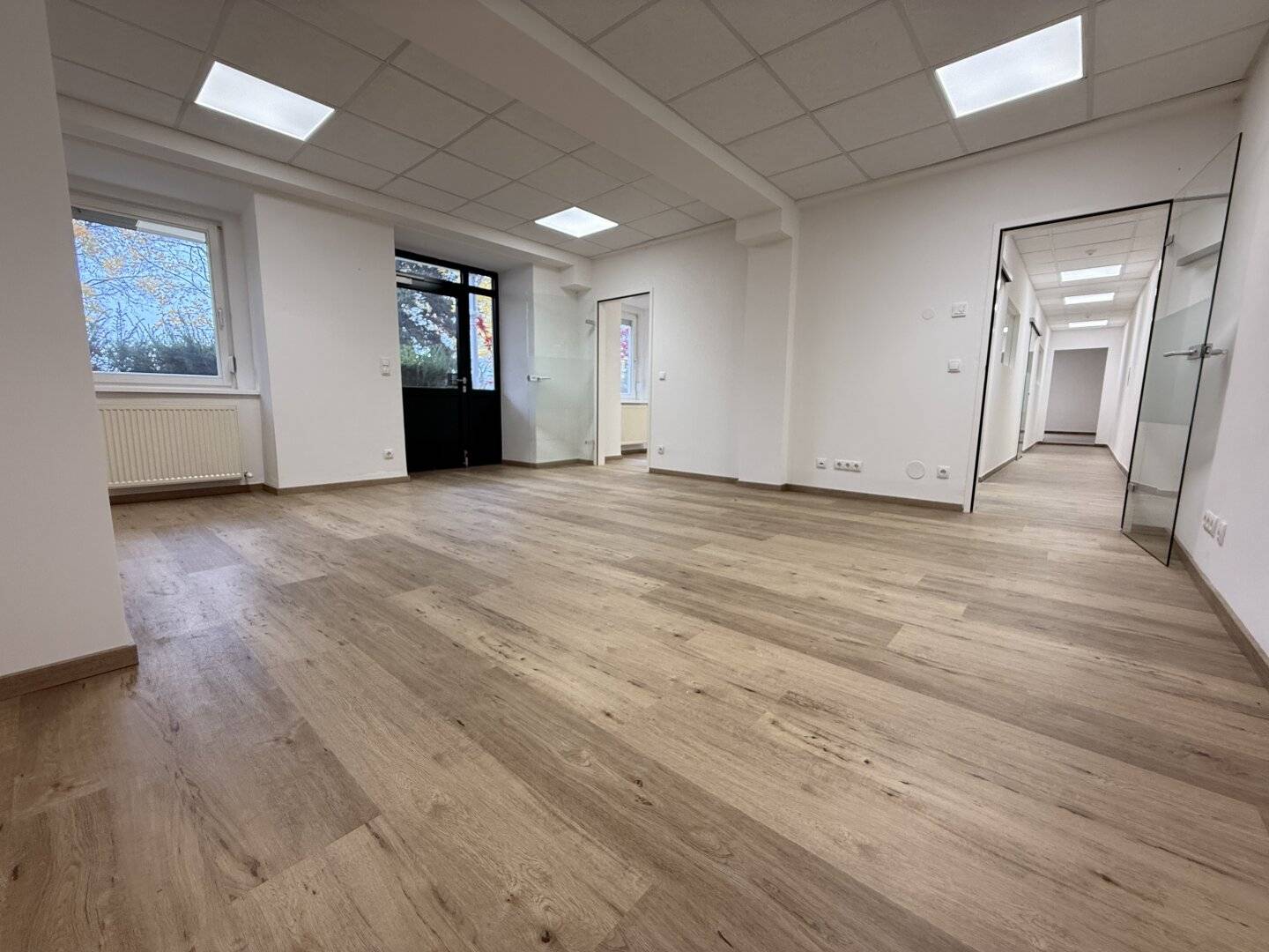 First occupancy after renovation + office + beautiful view into the garden
