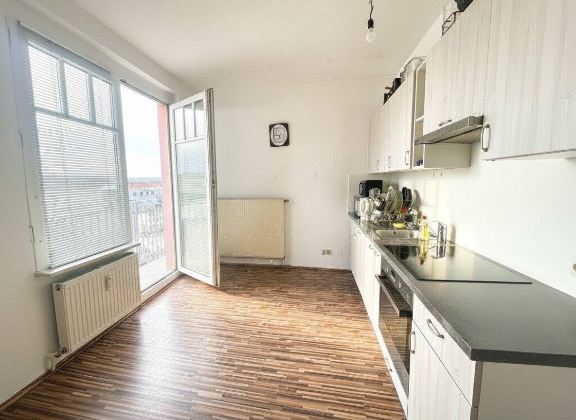 BRIGHT COUPLE'S APARTMENT WITH DISTANT VIEW NEAR U1