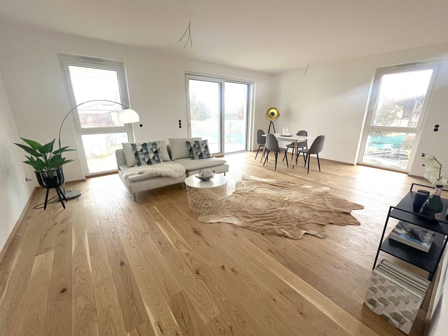 LEITHA SUITE BRUCK 2 room apartment with balcony