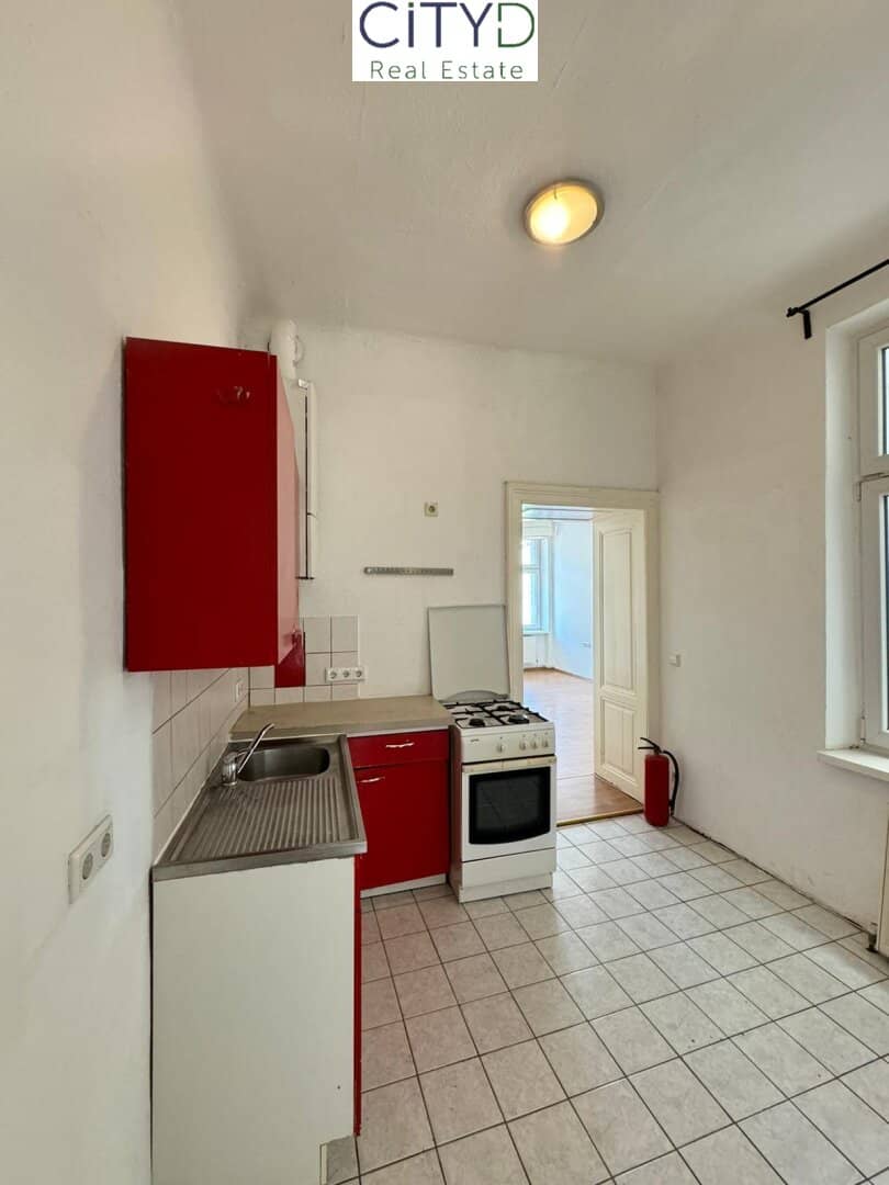 Charming 2 room old building apartment near the center