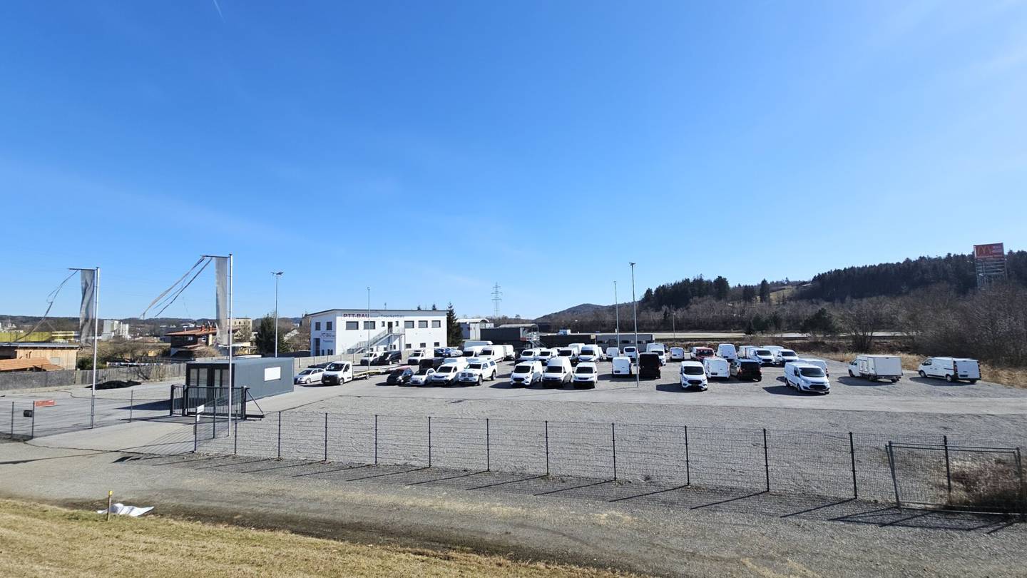 Autoabstellplätze für bis zu 300 Autos, Büro- Container, Toilette, ca. 300 Meter v. Autobahnauffahrt, Gleisdorf bei Graz