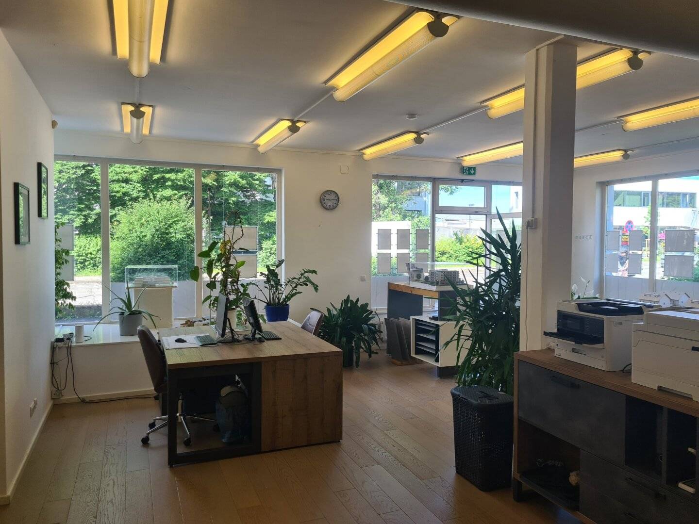 Shared office / Workstations