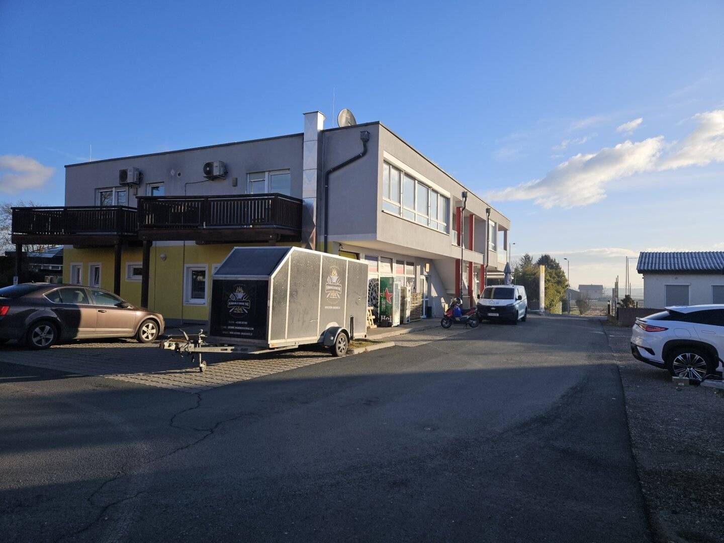 55m² Bürofläche mit Balkon, Kellerabteil + 3 Parkplätzen in Oberpremstätten - perfekt für Ihr Business! Miete: 834,34 € inkl. BK (Netto)