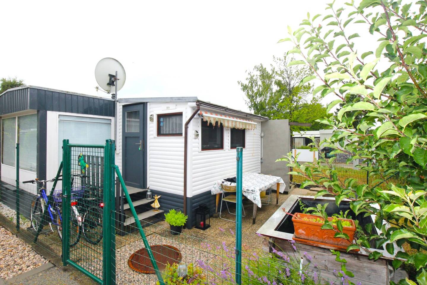 TINY SEECRET - Mobilwohnheim auf Pachtgrund