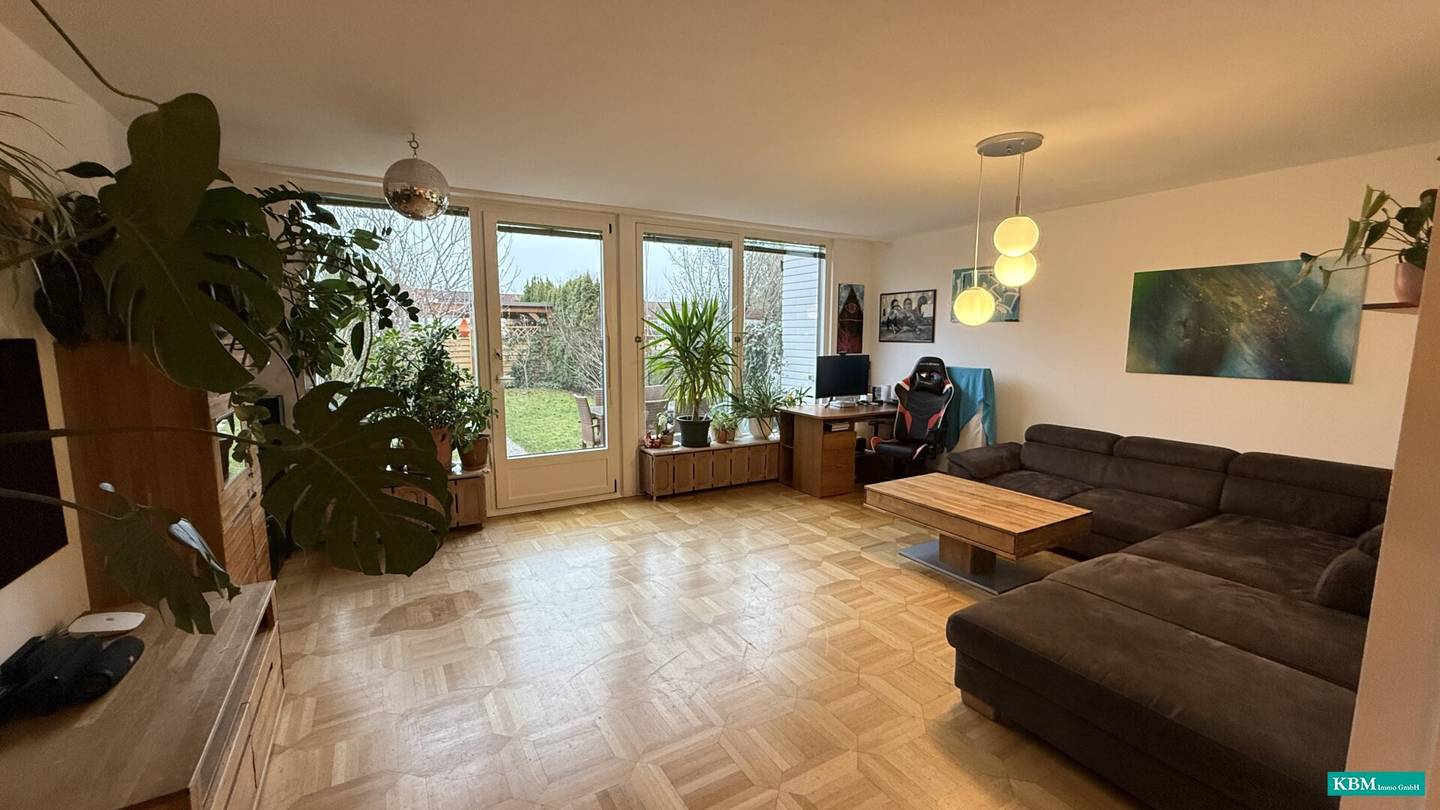 Gepflegtes Reihenhaus mit Carport, Gemeinschaftspool und Sauna