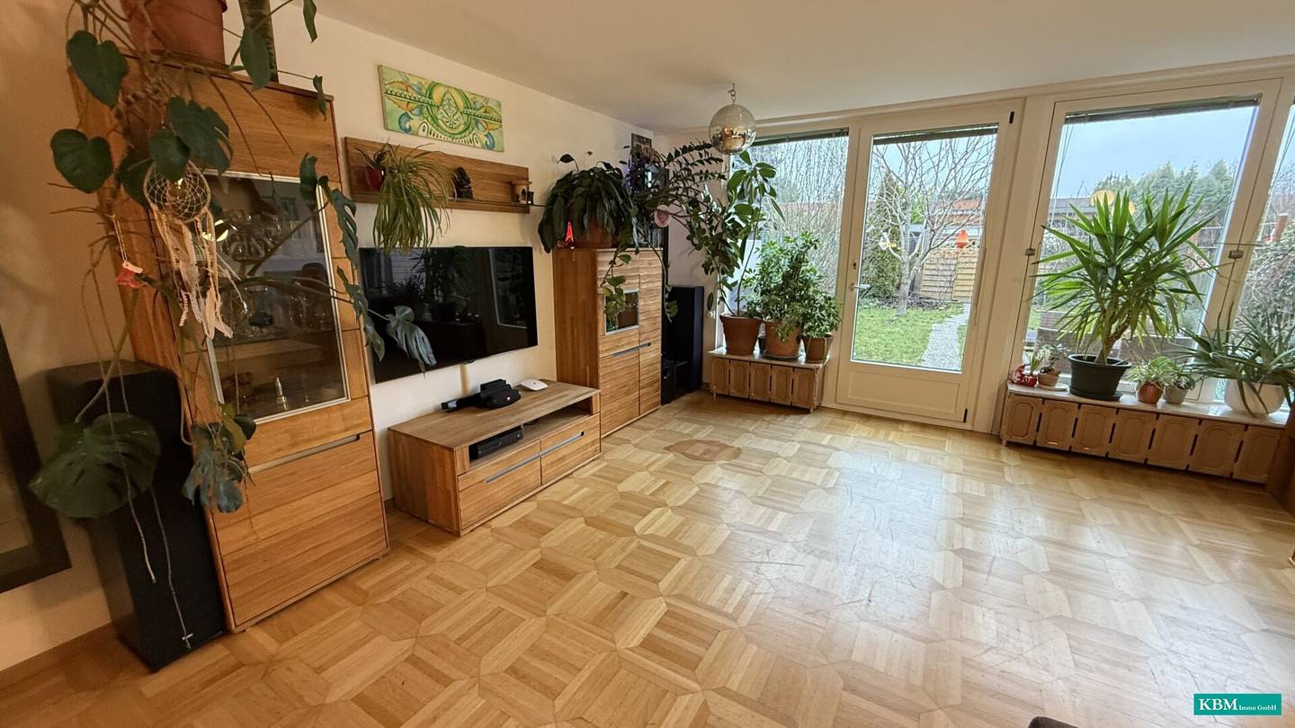 Gepflegtes Reihenhaus mit Carport, Gemeinschaftspool und Sauna
