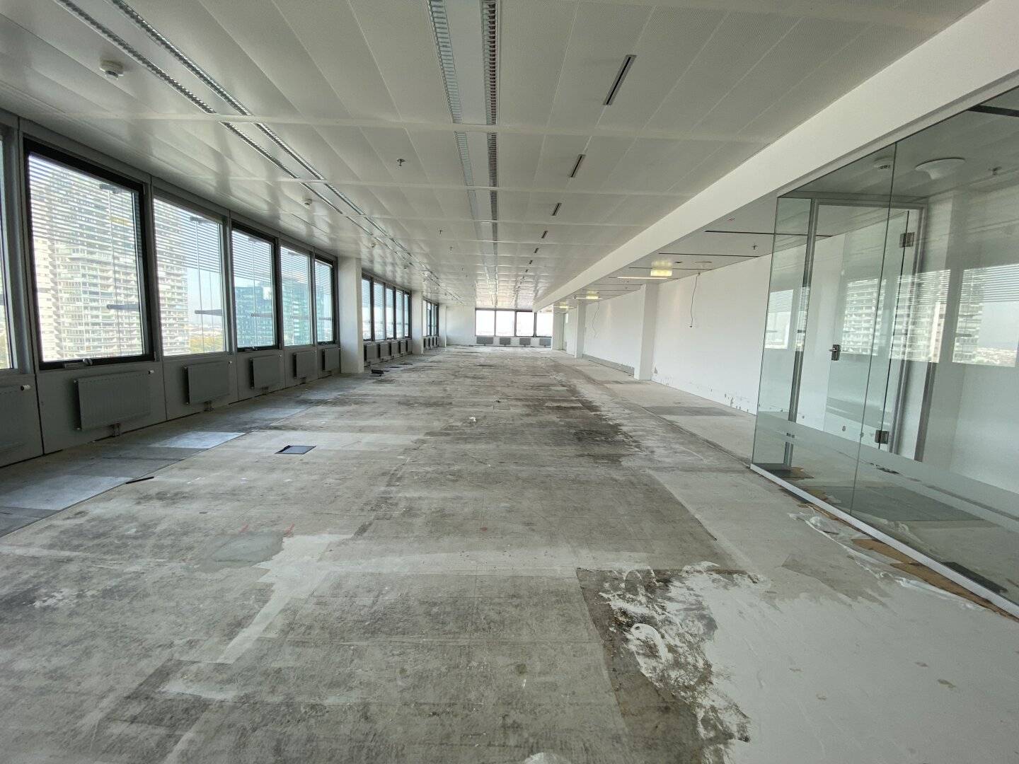 BÜRO mit FERNBLICK + ARES TOWER + TOP LAGE!
