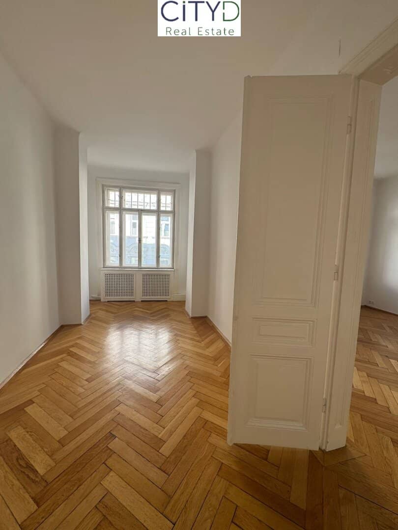 3,5-Zimmer-Altbauwohnung und Loggia