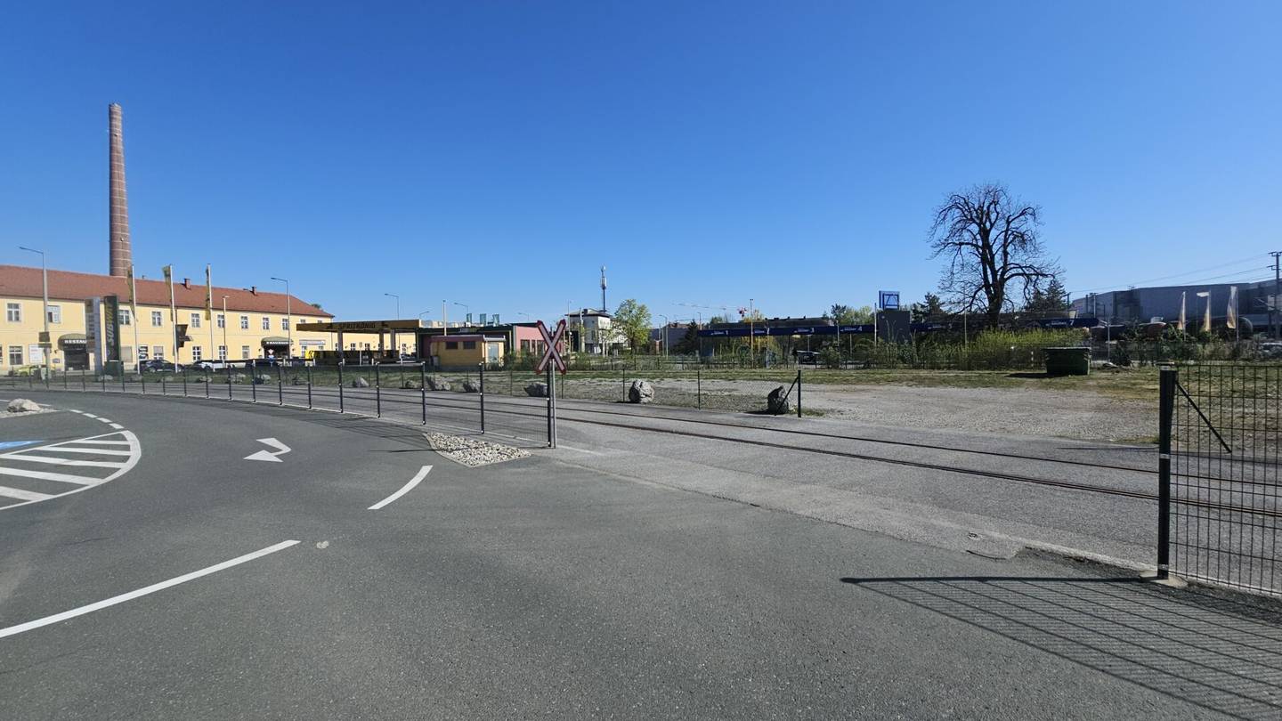 Parking space for rent Graz Puntigam train and tram 2 minutes away