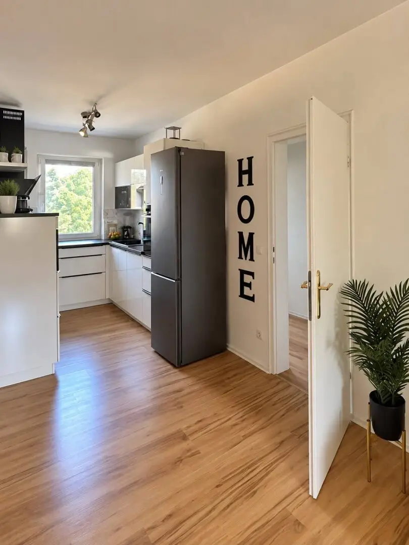 New price: Beautiful 3 room apartment with loggia in Haid at top price - immediately available