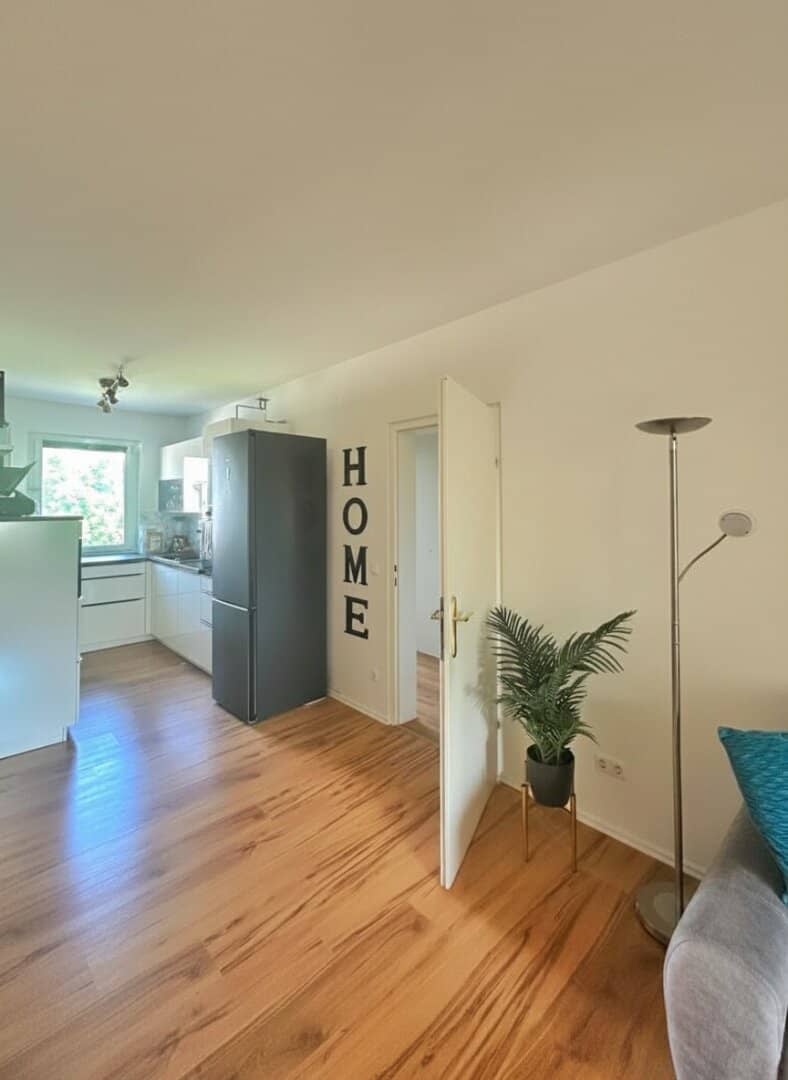 New price: Beautiful 3 room apartment with loggia in Haid at top price - immediately available