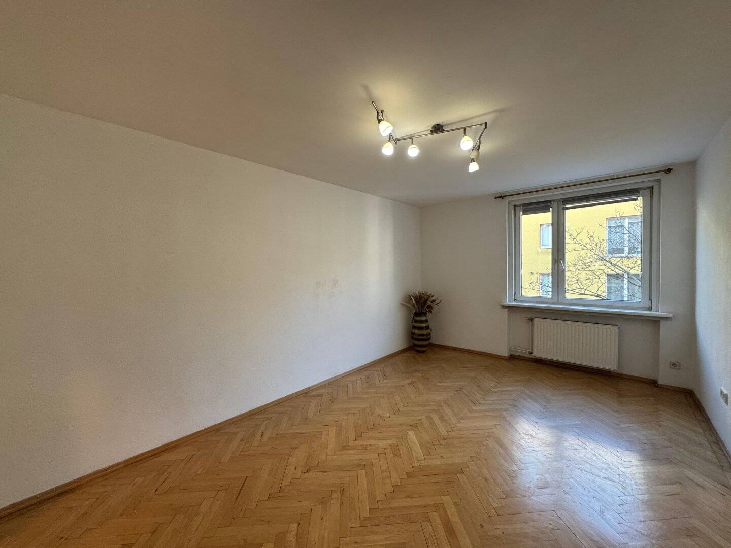 Großzügig geschnittene 2-Zimmer-Stadtwohnung mit Wohnküche – ideal auch als WG!