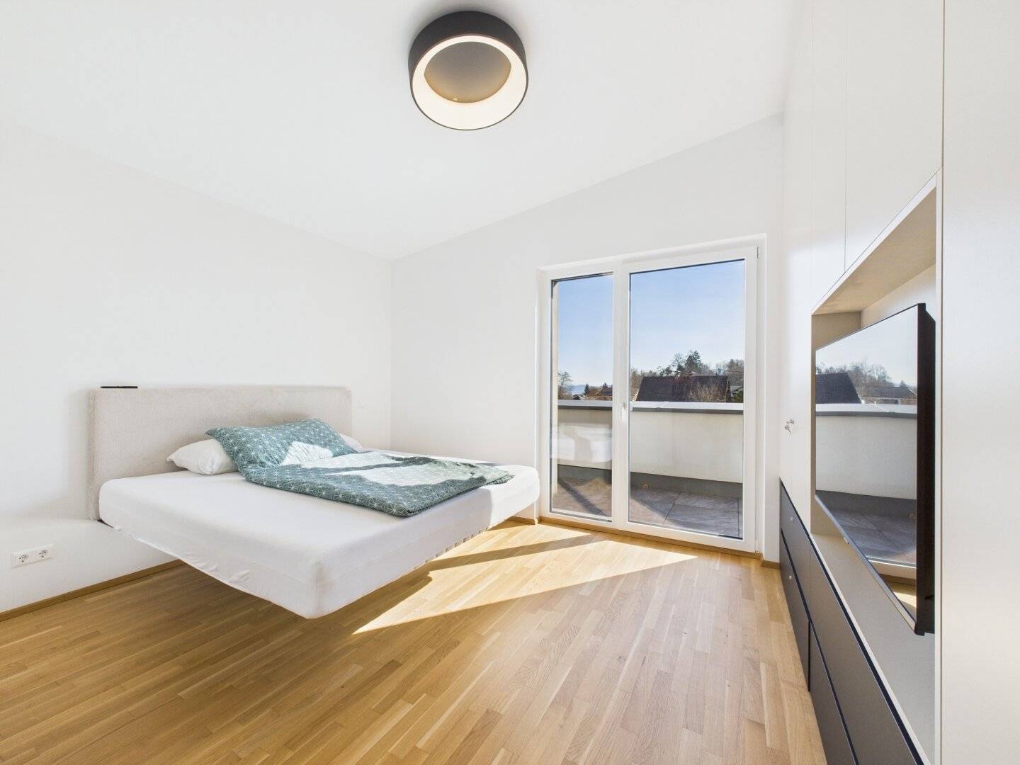 Neuwertiges Penthouse mit 2 Terrassen, Garage & Seeblick in Velden am Wörthersee! Wundervolle Ruhelage