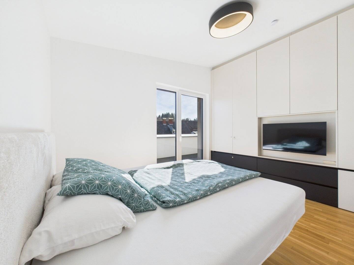 Neuwertiges Penthouse mit 2 Terrassen, Garage & Seeblick in Velden am Wörthersee! Wundervolle Ruhelage