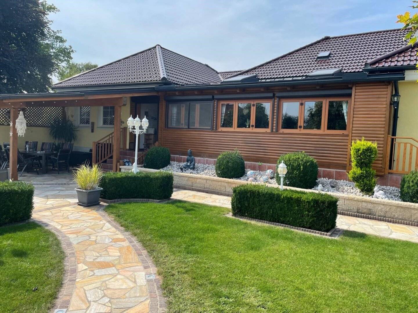 erstklassiger Bungalow in Adlwang: 5 Zimmer, Wintergarten, Pool – Ihr neues Zuhause!
