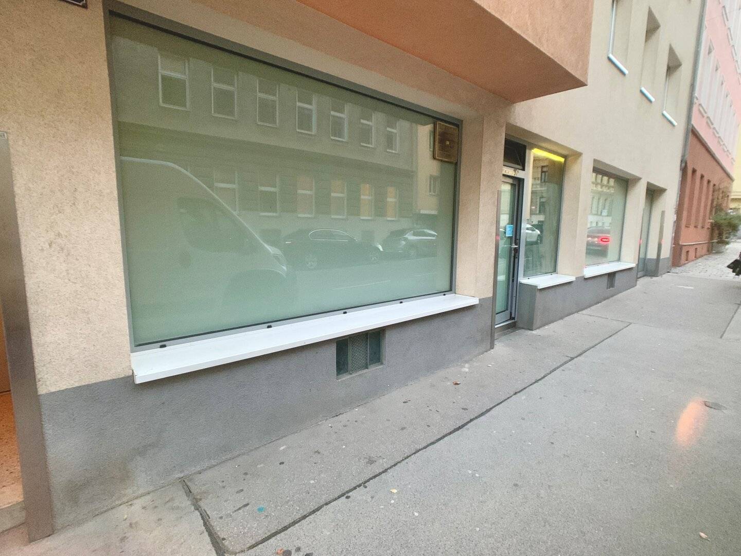 Attraktives WE-Paket: Drei vermietete Geschäftslokale in Wien (1020–1160) – Rendite über 5,85%!