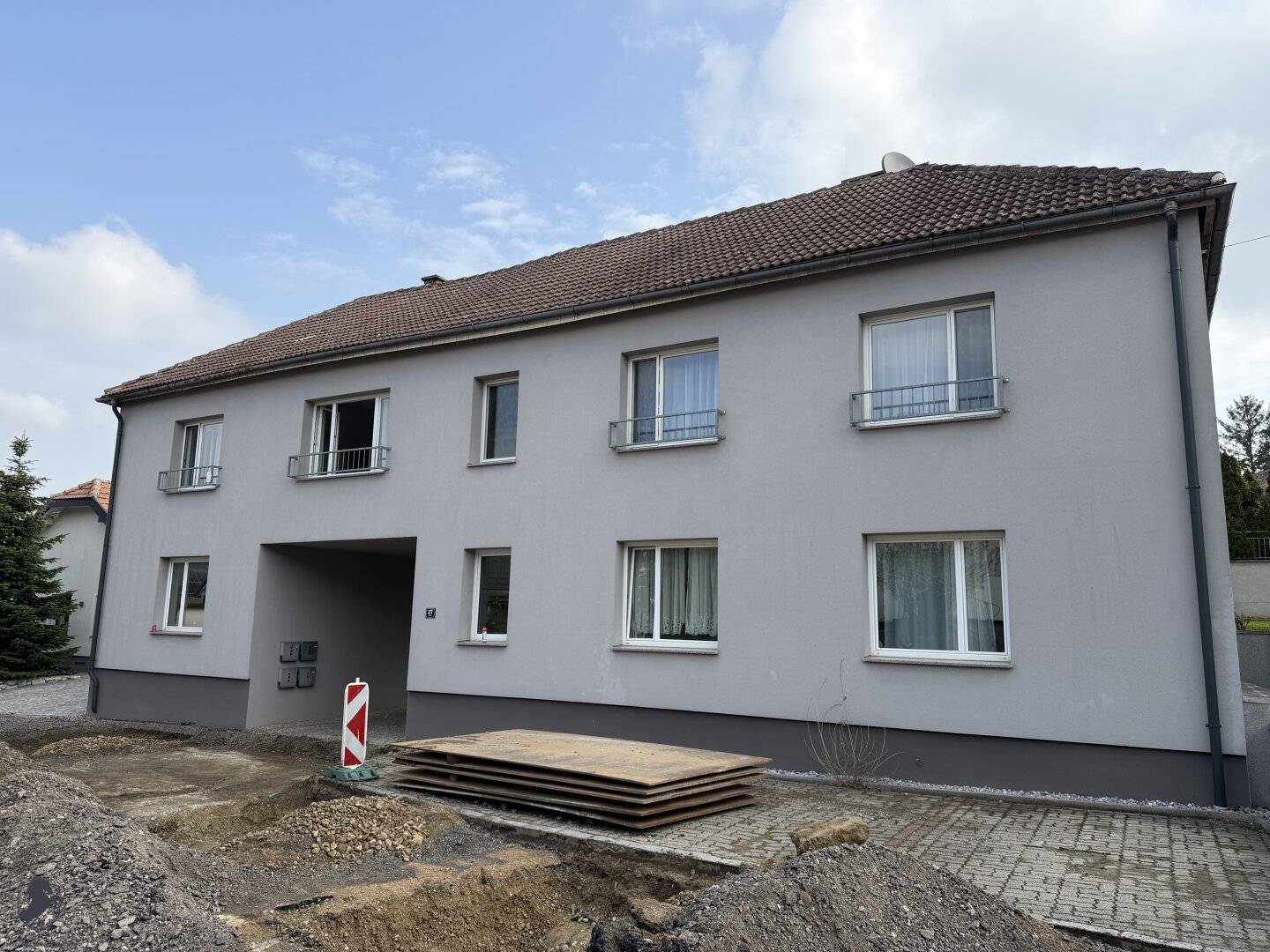 Wohnhaus mit 3 Wohneinheiten, Ausbaupotenzial & laufenden Mieteinnahmen