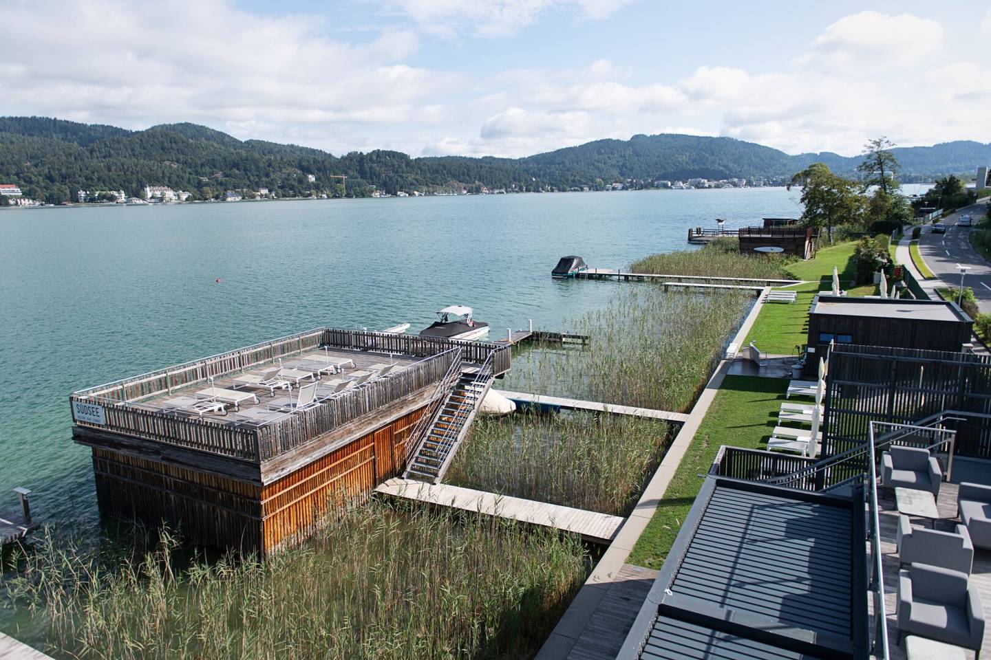 Exclusive garden apartment with lake access and unobstructed Wörthersee view in Maria Wörth