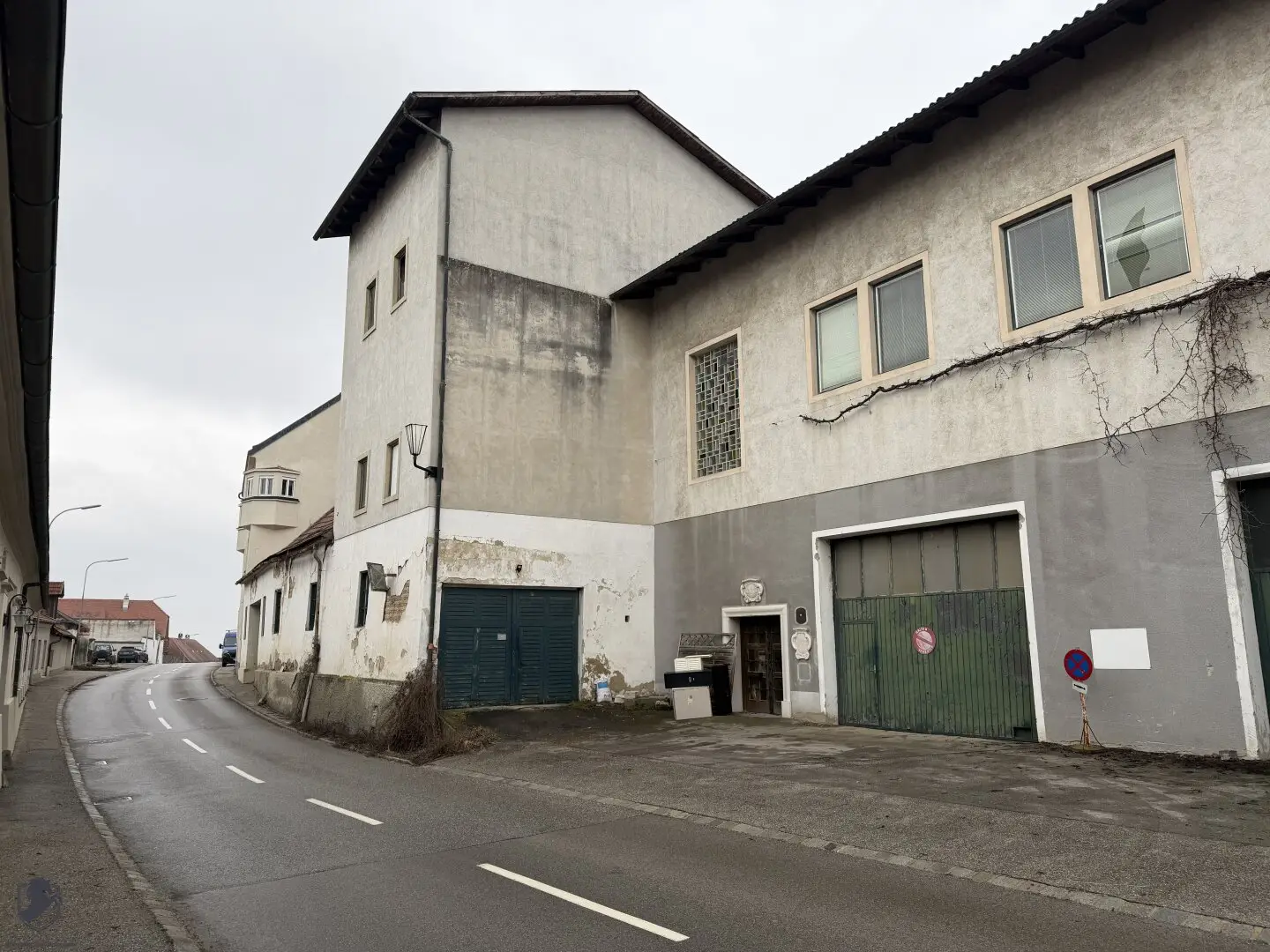Project property with halls on the ground floor and office space on the upper floor a project property with halls on the ground floor and office space on the upper floor